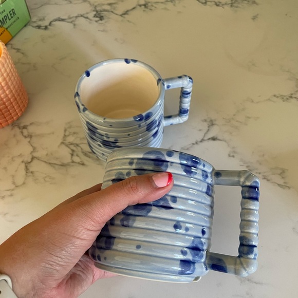 People vía plants Gozarian Mug with Horizontal Texture in Cobalt Splotch - Picture 7 of 9